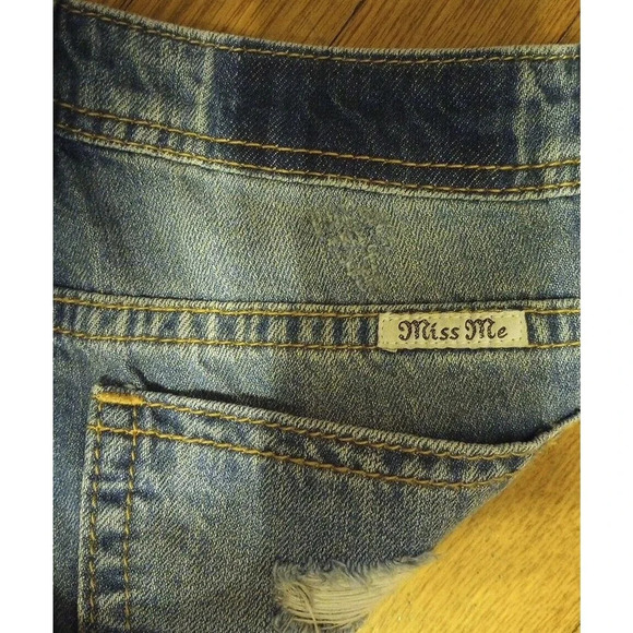 Miss Me Boyfriend Ankle Jeans Mid-rise Womens 26 Floral Embroidered New - Picture 9 of 9